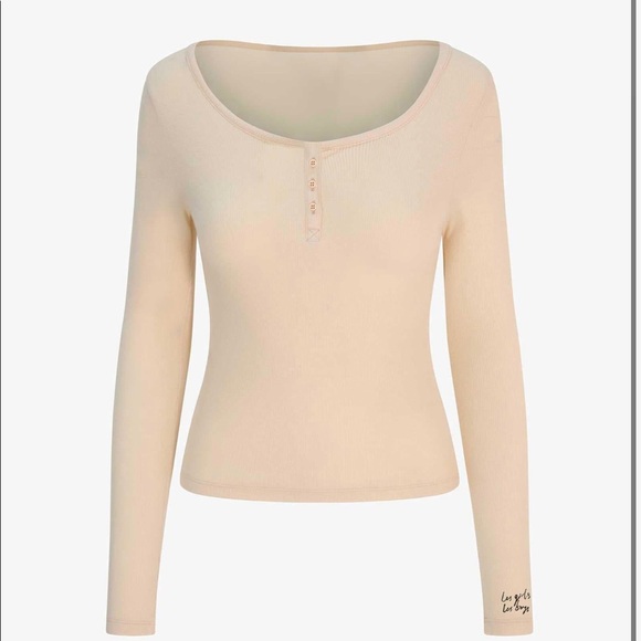 NWT Les Girls Les Boys Fine Rib Long Sleeve Henley Shifting Sand Size Small - Picture 1 of 7